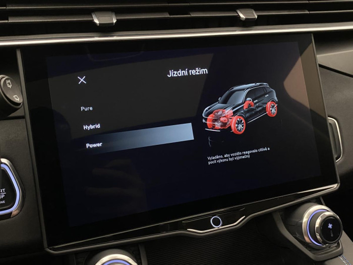 Lynk & Co 01 PHEV DCT AUT 1.maj. REZERVACE