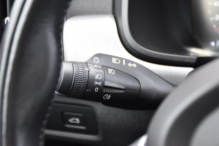 Volvo V90 D4 MOMENTUM ADVANCED REZERVACE 2.0 d Momentum