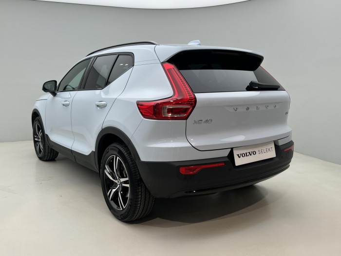 Volvo XC40 B3 PLUS DARK AUT CZ