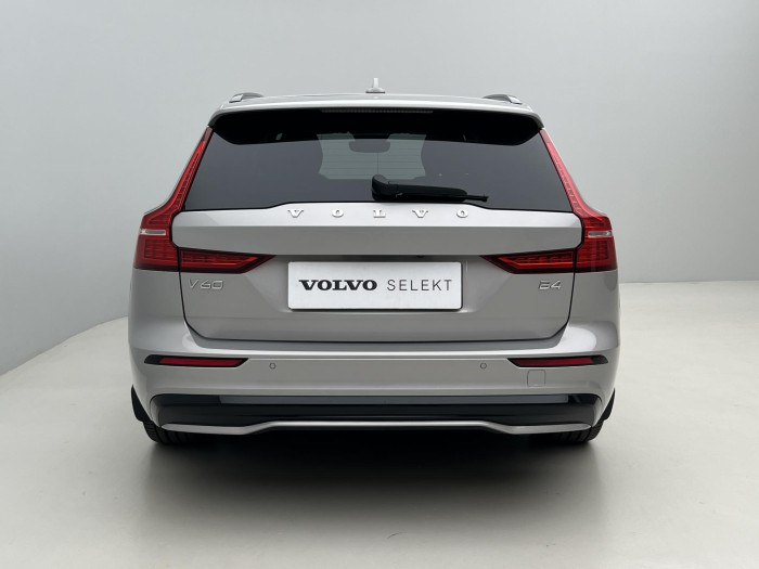 Volvo V60 B4 PLUS DARK AUT 1.maj.