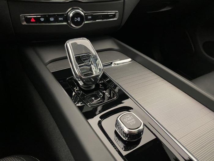 Volvo XC60 B4 AWD PLUS DARK AUT REZERVACE 2.0 Plus
