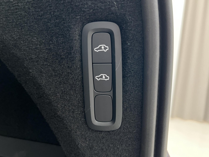 Volvo XC90 T8 AWD RECHARGE PLUS DARK CZ