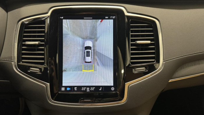 Volvo XC90 B5 AWD ULTIMATE REZERVACE