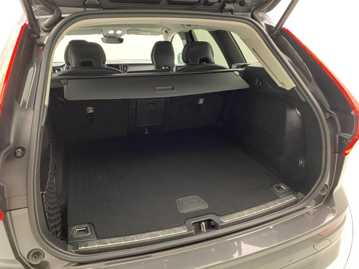 Volvo XC60 B5 AWD MOMENTUM AUT 2.0 Momentum