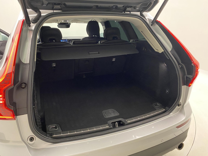 Volvo XC60 B4 MOMENTUM AUT CZ 2.0 Momentum