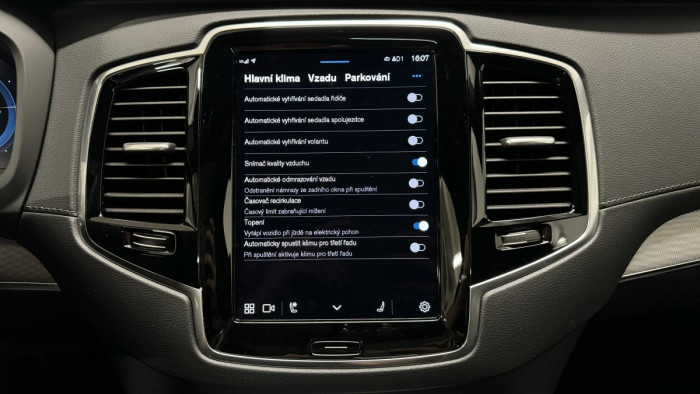 Volvo XC90 T8 AWD ULTIMATE DARK REZERVACE