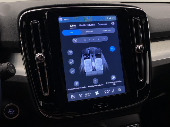 Volvo XC40 B3 DARK PLUS AUT CZ