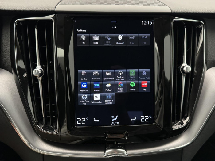 Volvo XC60 B4 AWD MOMENTUM PRO CZ 1.maj 2.0 Momentum