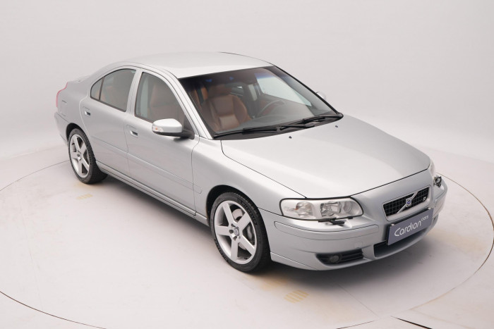 Volvo S60 AWD R-DESIGN CZ 1.maj