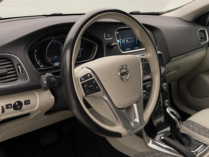 Volvo V40 D3 MOMENTUM AUT 2.0 d Momentum