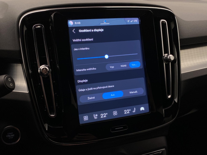 Volvo XC40 B3 DARK PLUS AUT CZ