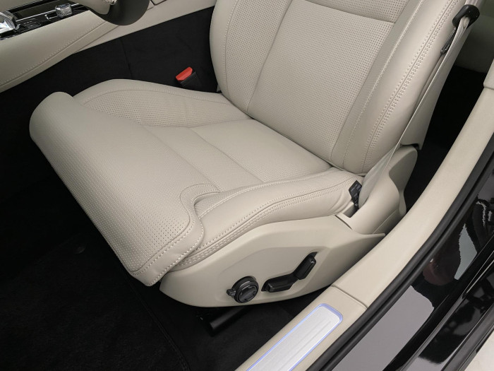 Volvo V90 T8 AWD Plug-in DARK ULTRA