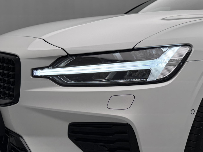 Volvo V60 T6 AWD Plug-in DARK ULTRA