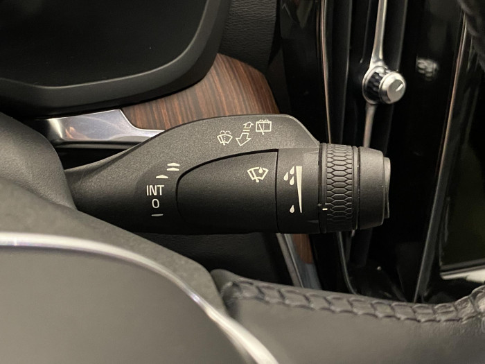 Volvo V60 CC B5 AWD MOMENTUM REZERVACE 2.0 CC CC Momentum
