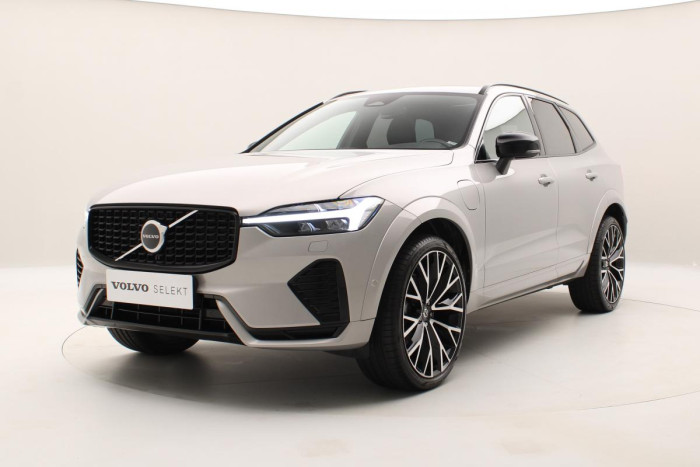 Volvo XC60 T6 AWD RECHARGE REZERVACE