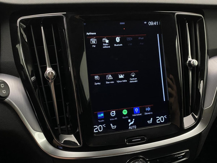 Volvo V60 D3 AWD MOMENTUM REZERVACE 2.0 d Momentum