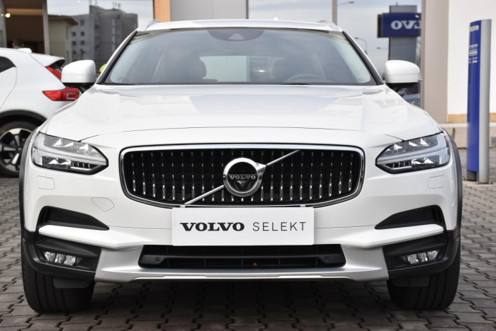Volvo V90 CC D4 AWD ADVANCED REZERVACE 2.0 d CC CC
