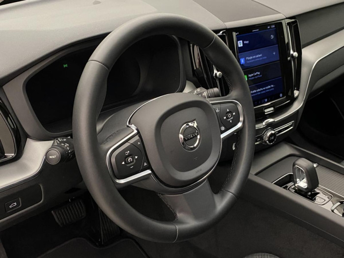 Volvo XC60 B4 MOMENTUM AUT CZ REZERVACE 2.0 Momentum