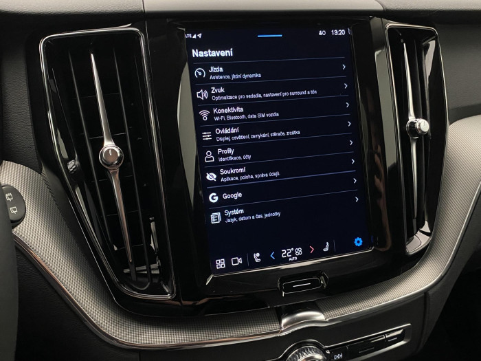 Volvo XC60 B4 AWD DARK PLUS REZERVACE