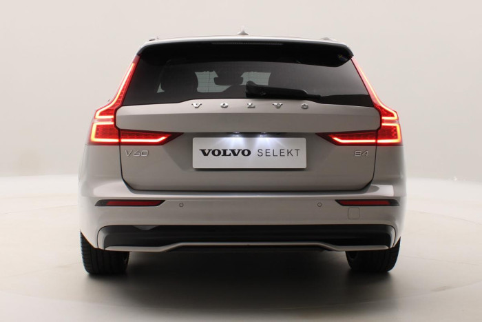 Volvo V60 B4 ULTIMATE DARK AUT REZERVACE