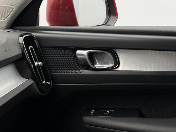 Volvo XC40 D3 AWD MOMENTUM CZ 1.maj 2.0 d Momentum