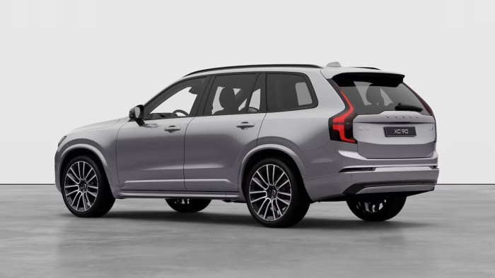 Volvo XC90 B5 AWD AUT DARK ULTRA 7 míst