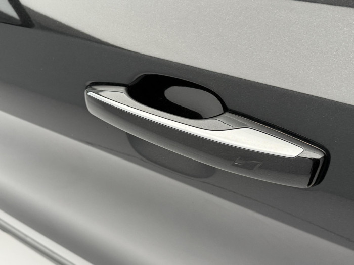 Lynk & Co 01 PHEV DCT AUT 1.maj