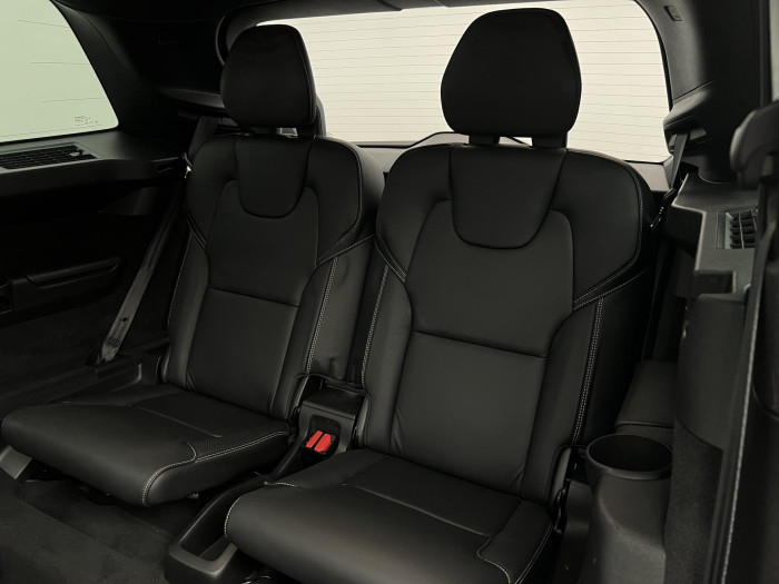 Volvo XC90 B5 AWD R-DESIGN 7MÍSTNÁ AUT