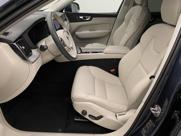 Volvo XC60 B4 AWD CORE AUT CZ 1.maj