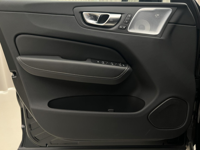 Volvo XC60 B5 AWD BLACK EDITION ULTIMATE 2.0 Edition