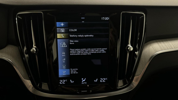 Volvo V60 CROSS COUNTRY B4 REZERVACE