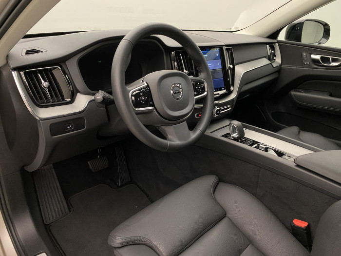 Volvo XC60 B4 AWD PLUS DARK AUT CZ