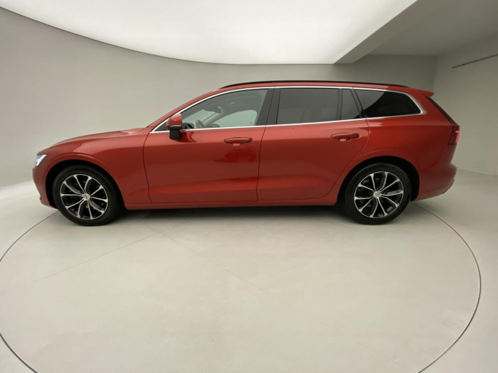 Volvo V60 B4 MOMENTUM AUT REZERVACE 2.0 Momentum
