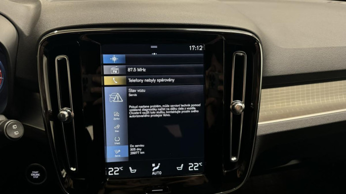Volvo XC40 B4 MOMENTUM REZERVACE 2.0 Momentum