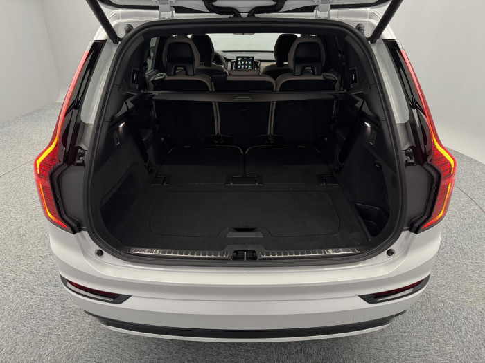 Volvo XC90 B5 AWD AUT DARK ULTRA 7 míst