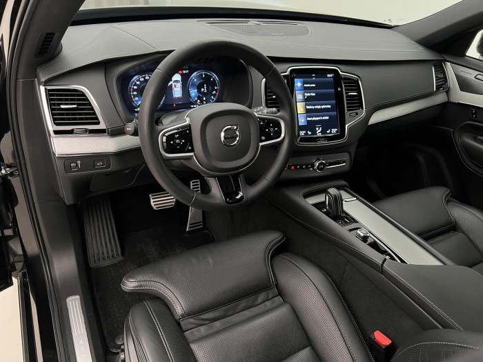 Volvo XC90 B5 AWD R-DESGIN 7MÍSTNÁ AUT CZ