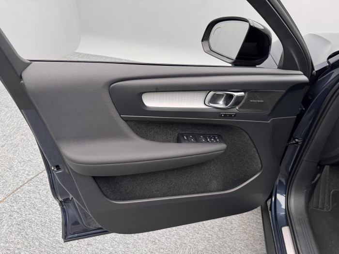 Volvo XC40 B3 AUT DARK PLUS