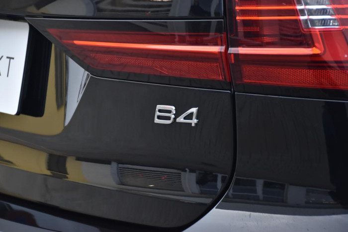 Volvo V90 B4 MOMENTUM REZERVACE 2.0 Momentum