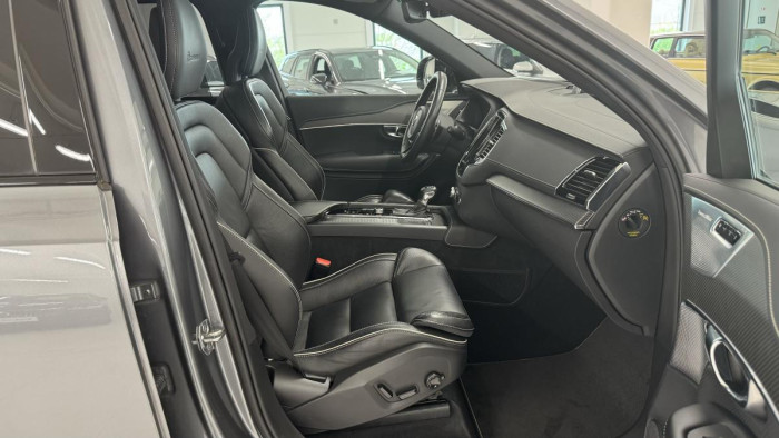 Volvo XC90 T6 AWD R-DESIGN AUT REZERVACE