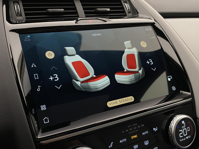 Jaguar E-Pace P250 SE  R-DYNAMIC REZERVACE 2.0 SE Dynamic