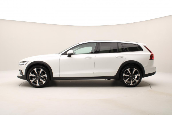 Volvo V60 CC B4 AWD ULTIMATE REZERVACE 2.0 CC CC