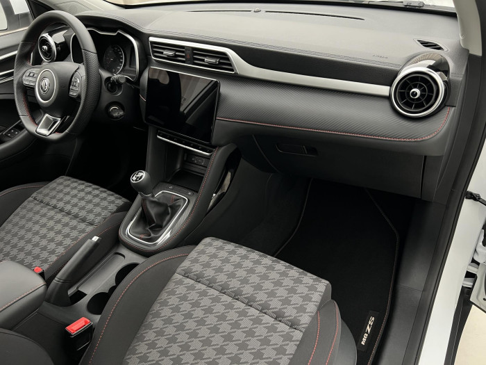 MG ZS 1.5 ESSENTIAL PLUS CZ 1.maj.