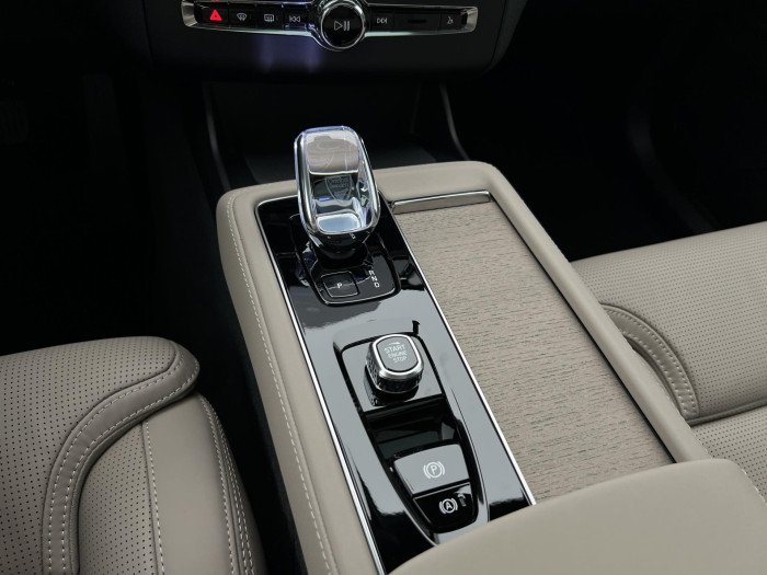 Volvo XC90 B5 AWD DARK ULTRA AUT