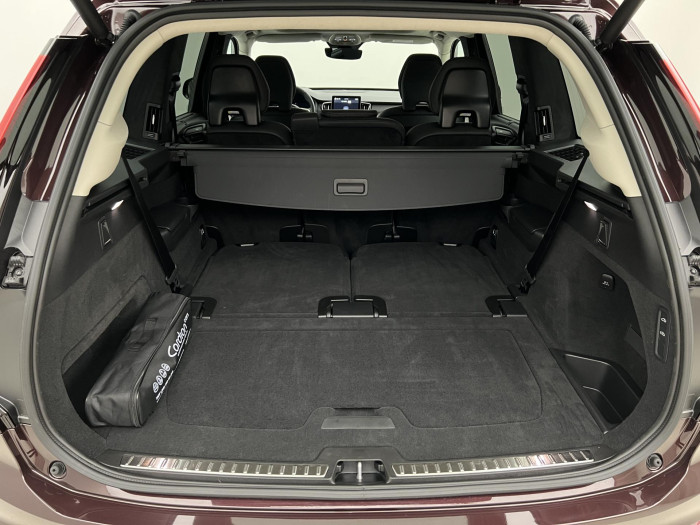 Volvo XC90 B5 AWD ULTRA BRIGHT 7MÍST CZ