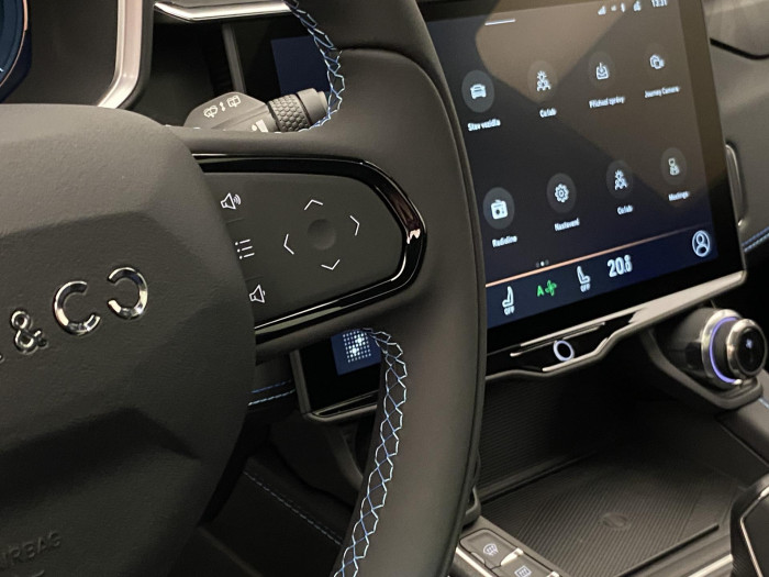 Lynk & Co 01 PHEV DCT AUT 1.maj