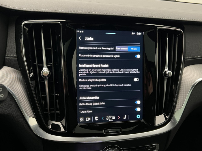 Volvo V60 T6 AWD RECHARGE ULTRA DARK AUT