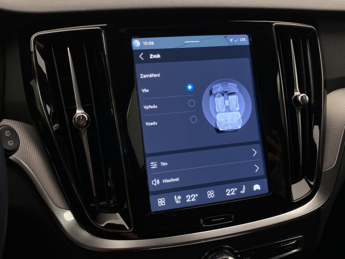 Volvo V60 B4 DARK PLUS AUT CZ