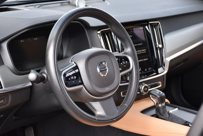 Volvo V90 D5 AWD INSCRIPTION REZERVACE 2.0 d