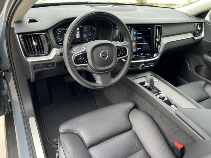 Volvo V60 CROSS COUNTRY B4 AWD Aut 1.maj