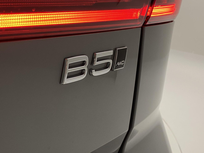 Volvo XC60 B5 AWD AUT DARK PLUS